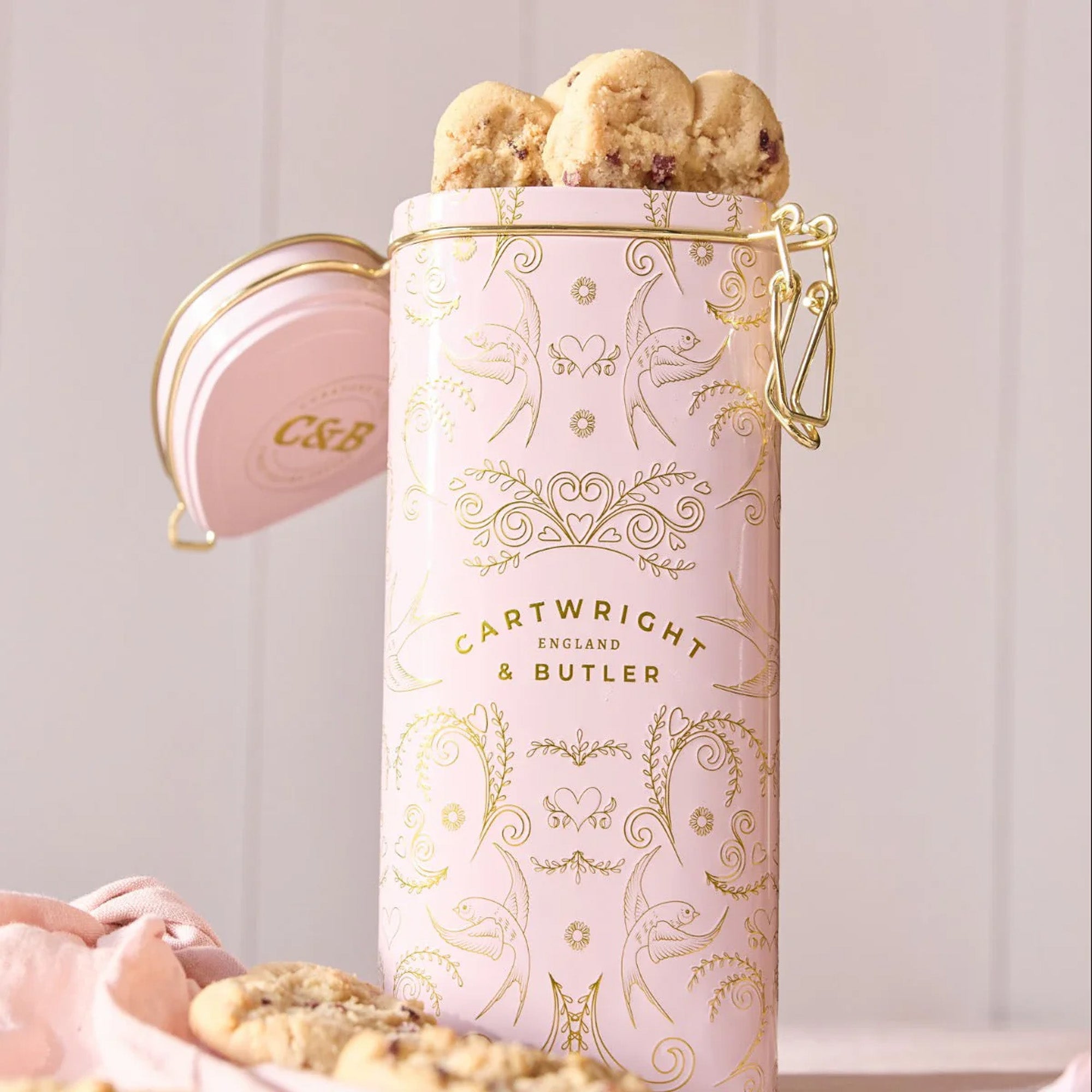 4045 - Raspberry & White Chocolate Biscuits in Tin