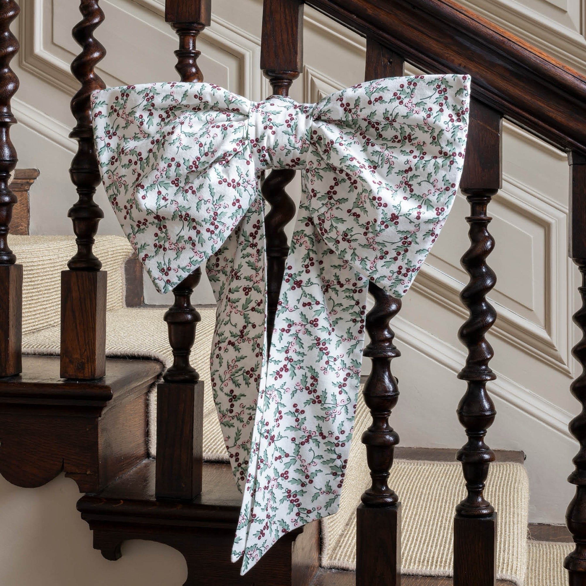 XBOBVI - Berry Vine Decorative Bow