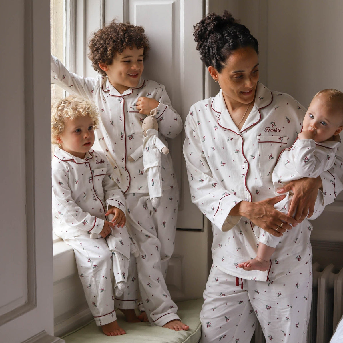 XSS12HSC - Holly Scatter Baby Flannel Sleepsuit 6 To 12M