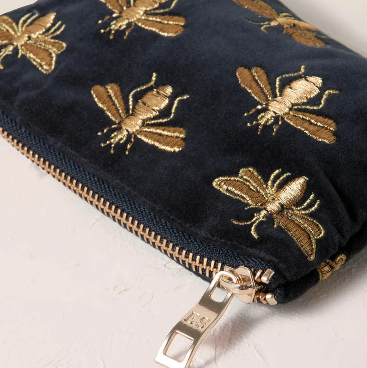 65832 - Honey Bee Charcoal Velvet Coin Purse
