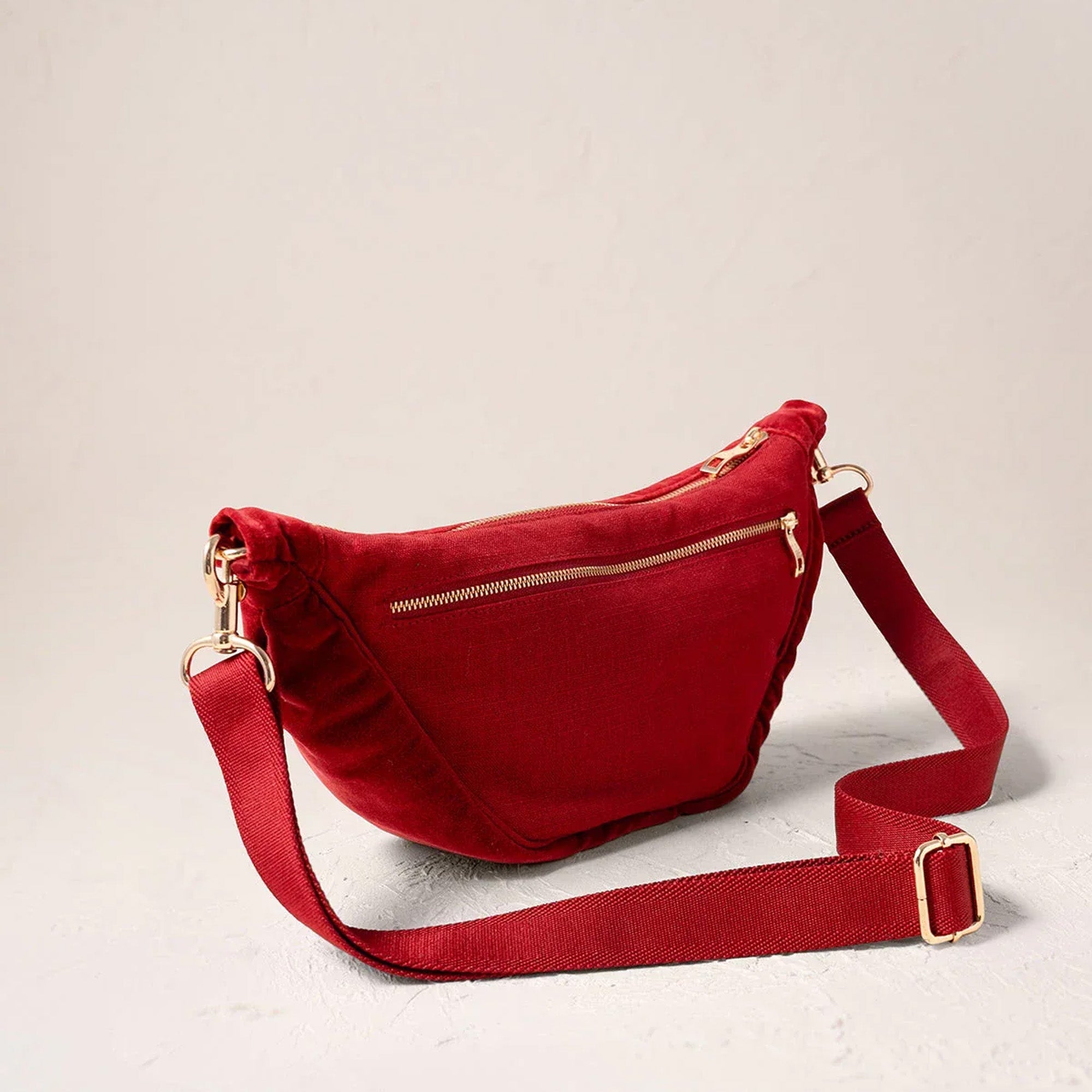 19501 - Bee Trellis Velvet Crossbody Sling Bag