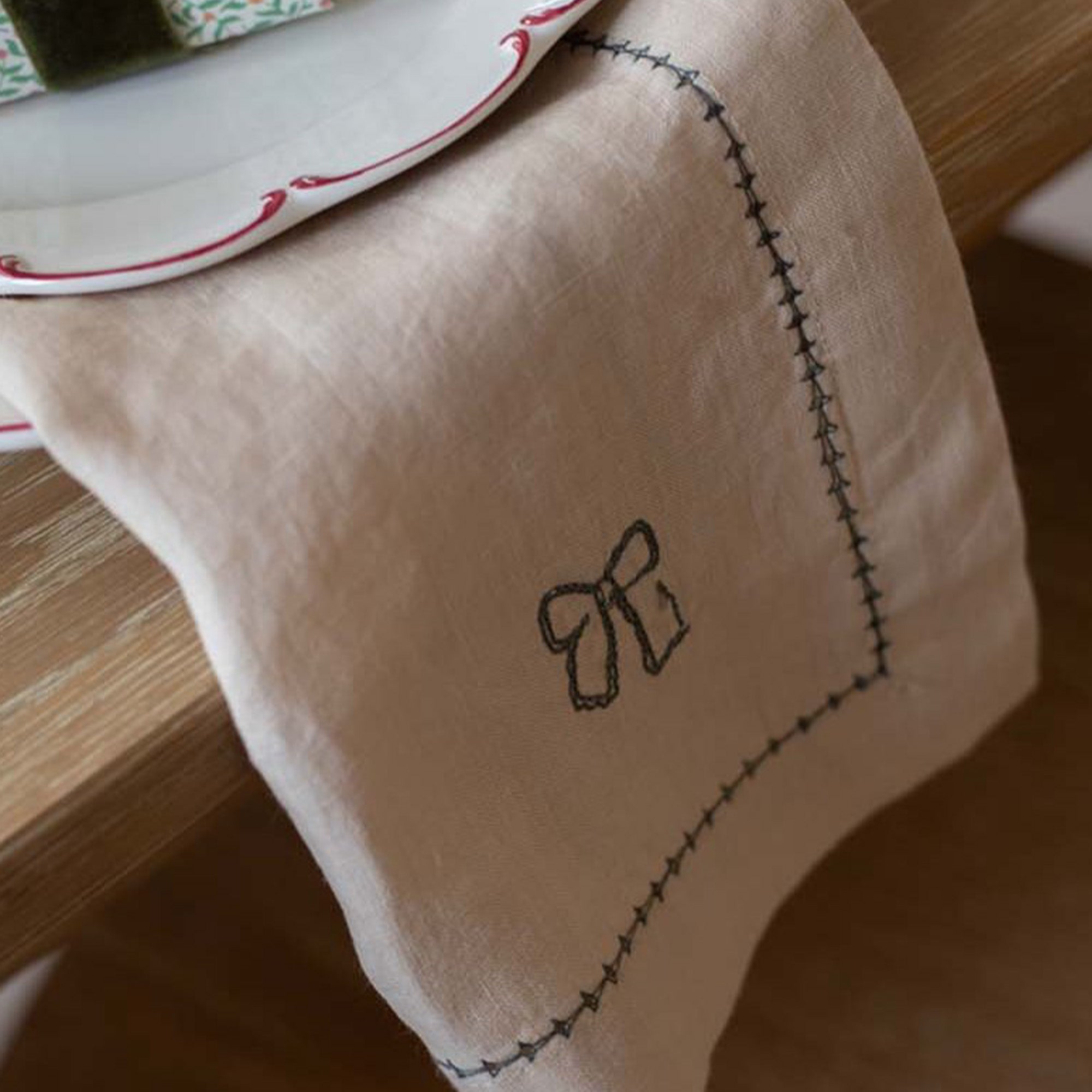 XNAPNA - Natural Embroidered Linen Napkins Set Of 4