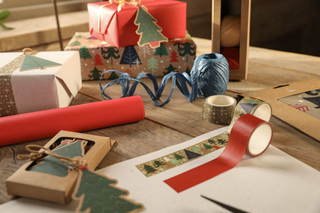 Christmas Crackers-CC-D605-FMP - 6 Jolly Forest Christmas Crackers-Heart & Soul