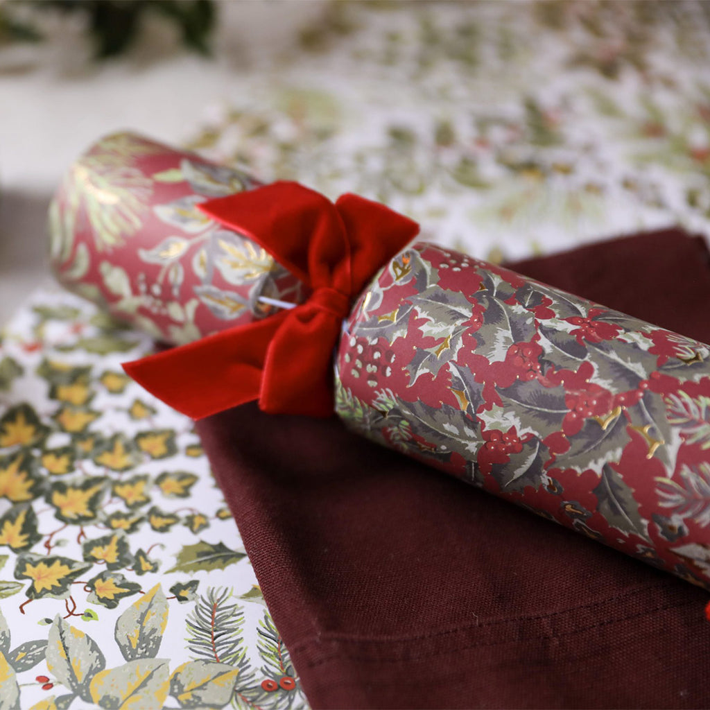 Christmas Crackers-CC-LA01-FMP - 6 Red Festive Christmas Crackers-Heart & Soul