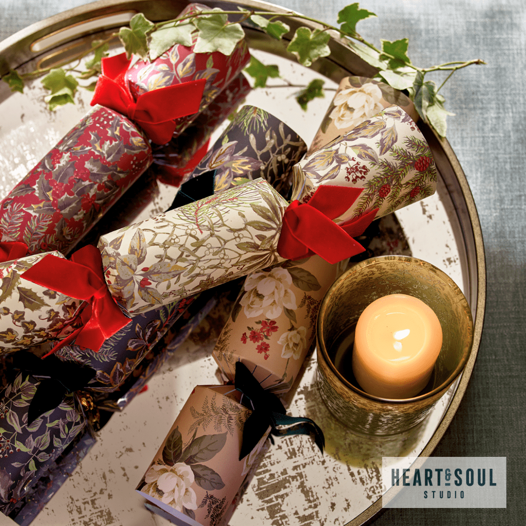 Christmas Crackers-CC-LA01-FMP - 6 Red Festive Christmas Crackers-Heart & Soul