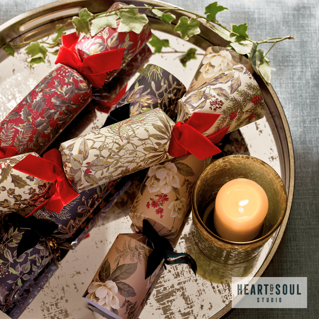 Christmas Crackers-CC-LA01-FMP - 6 Red Festive Christmas Crackers-Heart & Soul