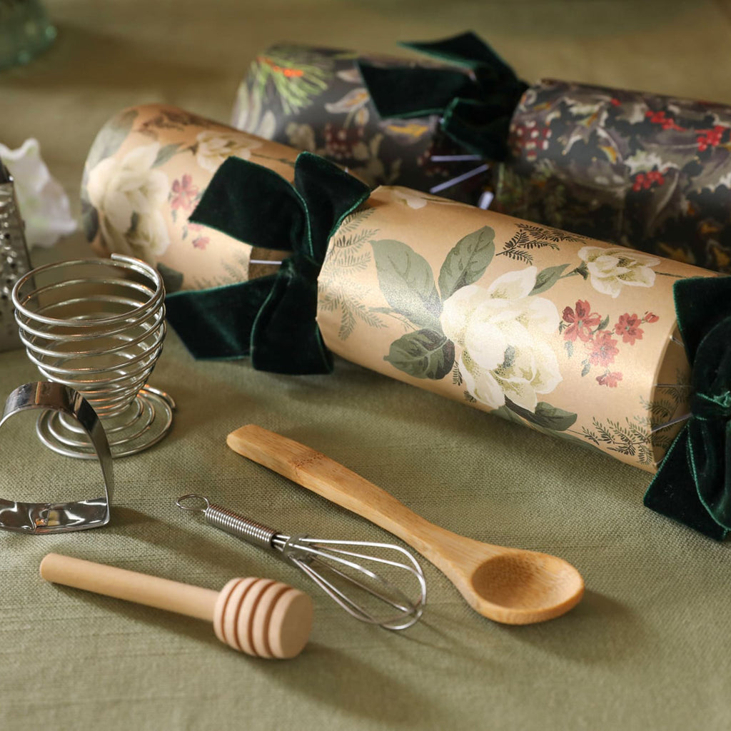 Christmas Crackers-CC-LA02-FMP - 6 Hellebores Christmas Crackers-Heart & Soul