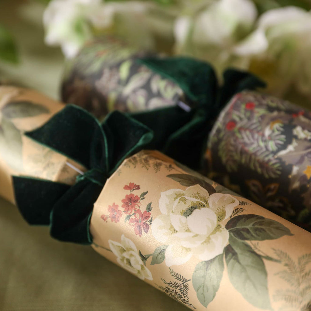 Christmas Crackers-CC-LA02-FMP - 6 Hellebores Christmas Crackers-Heart & Soul
