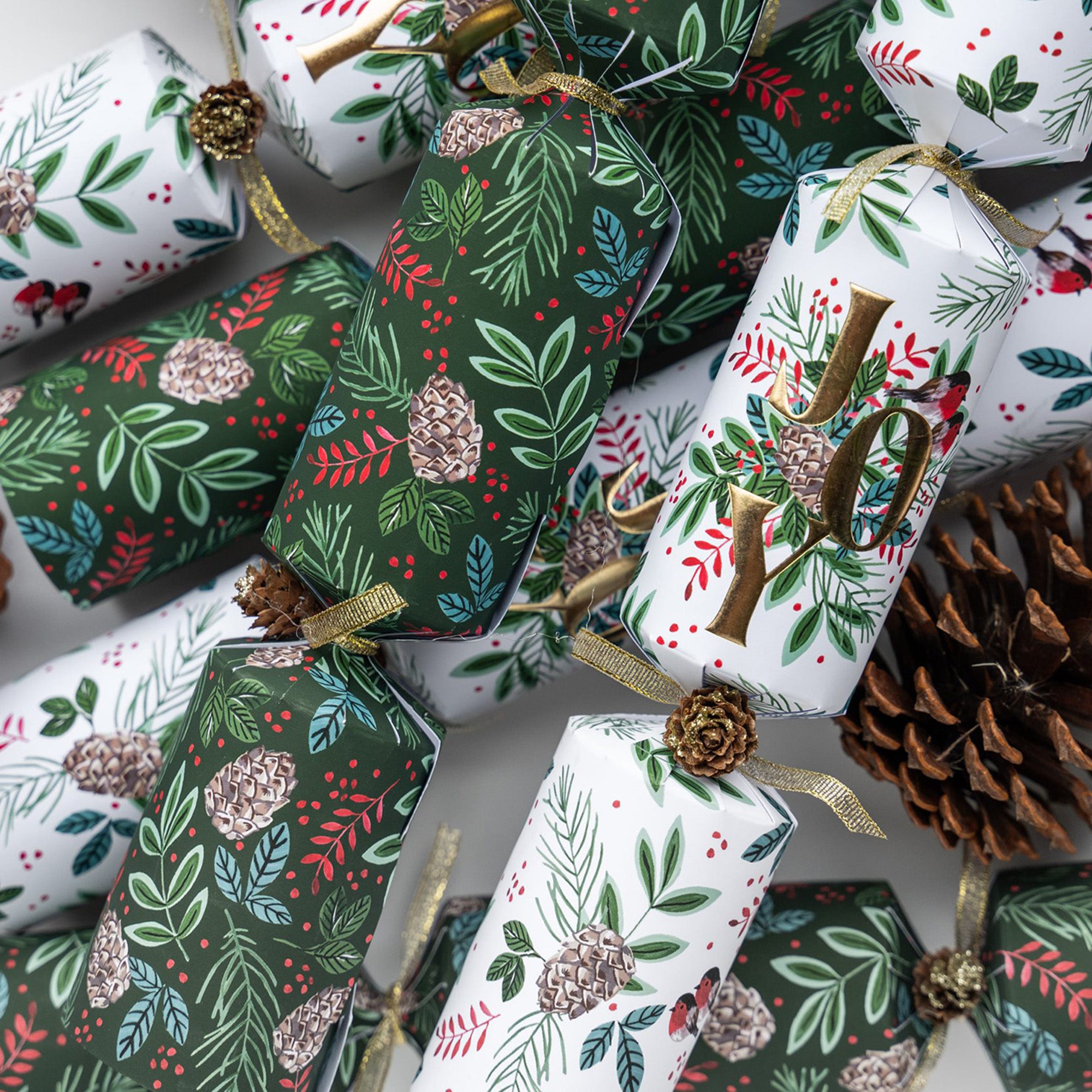 Christmas Crackers-HI25-LUX-5 - 6 Joy And Sprigs Christmas Crackers-Holly & Ivy