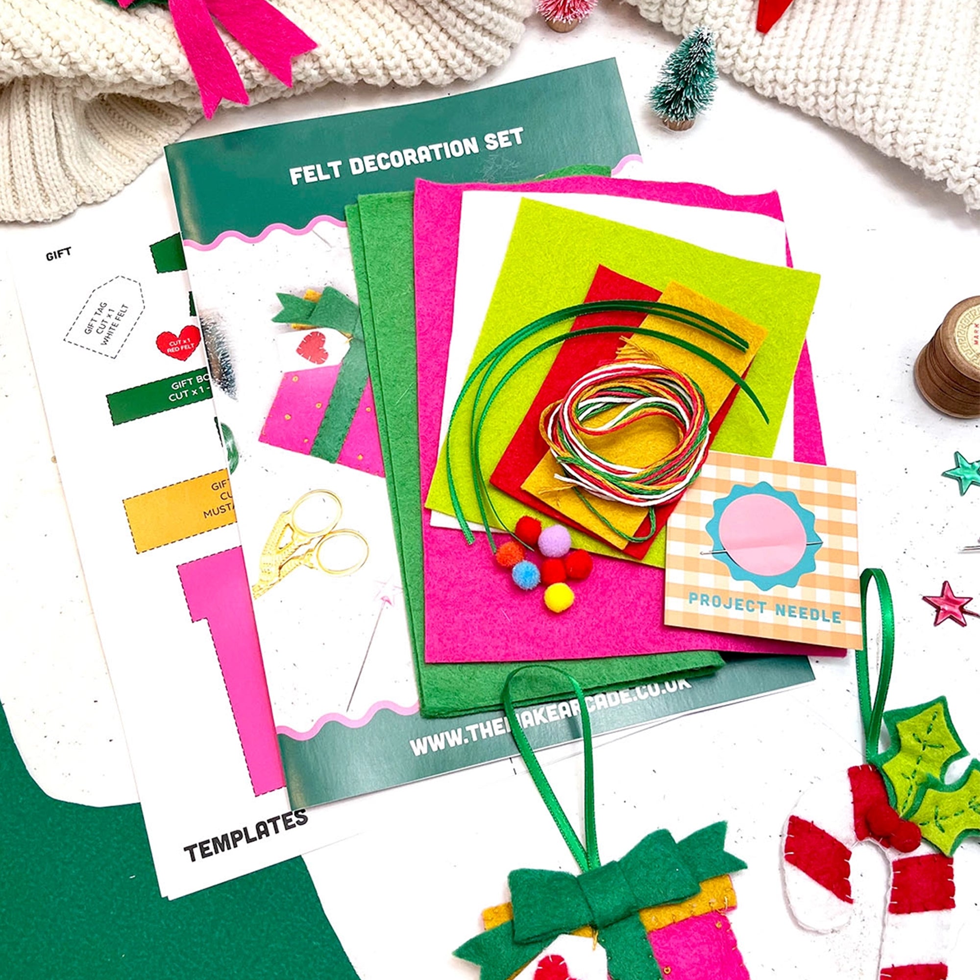 Christmas Decorations-TMA01 - Deck The Halls Felt Decoration Kit-The Make Arcade (Faire)
