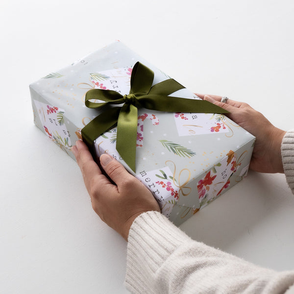 Christmas Wrapping Paper - ZWP15 - Floral Presents Christmas Wrapping Paper - Floral Presents Christmas Wrapping Paper - Whistlefish