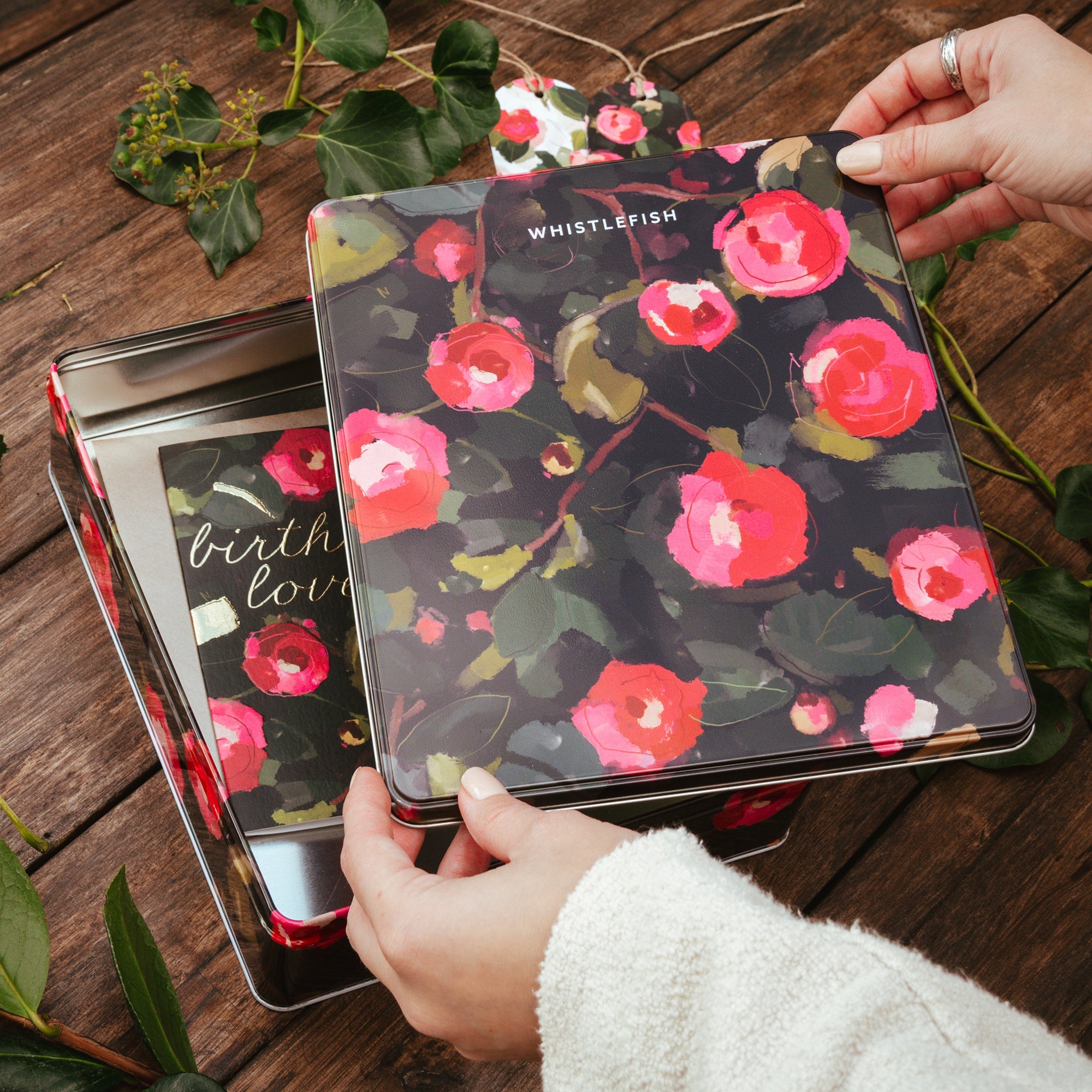 Gift Tin - GT20 - Winter Camellia Dark Gift Tin - Winter Camellia Dark Gift Tin - Whistlefish