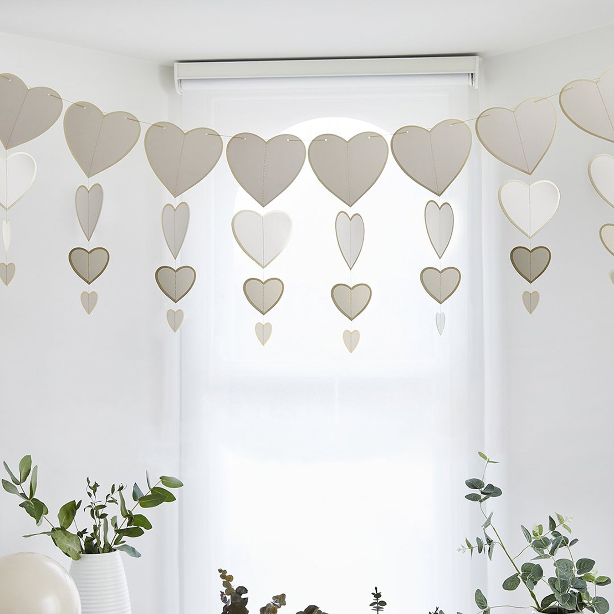 Garland-HBEG101 - Engaged Heart Garland-Hootyballoo