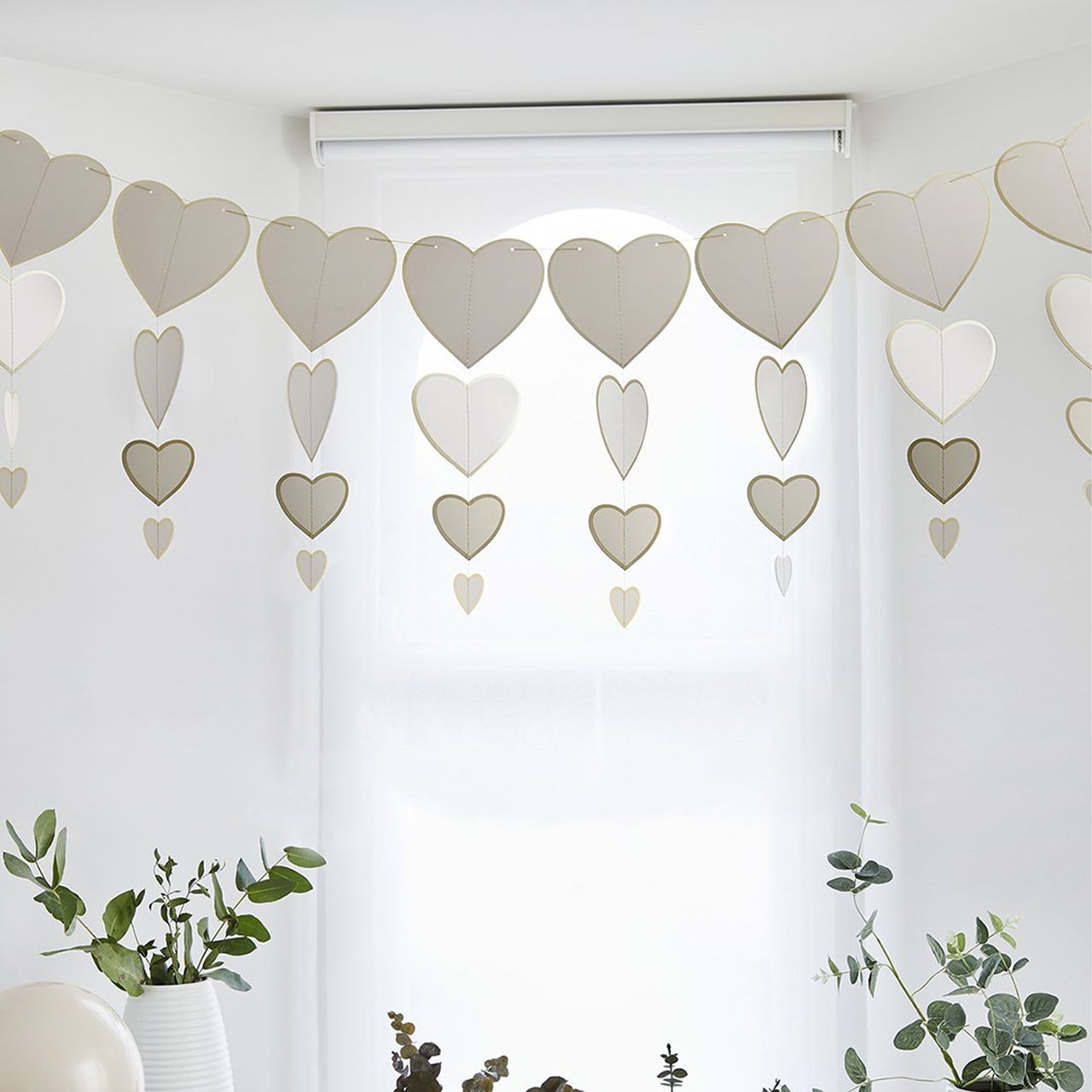 Garland-HBEG101 - Engaged Heart Garland-Hootyballoo