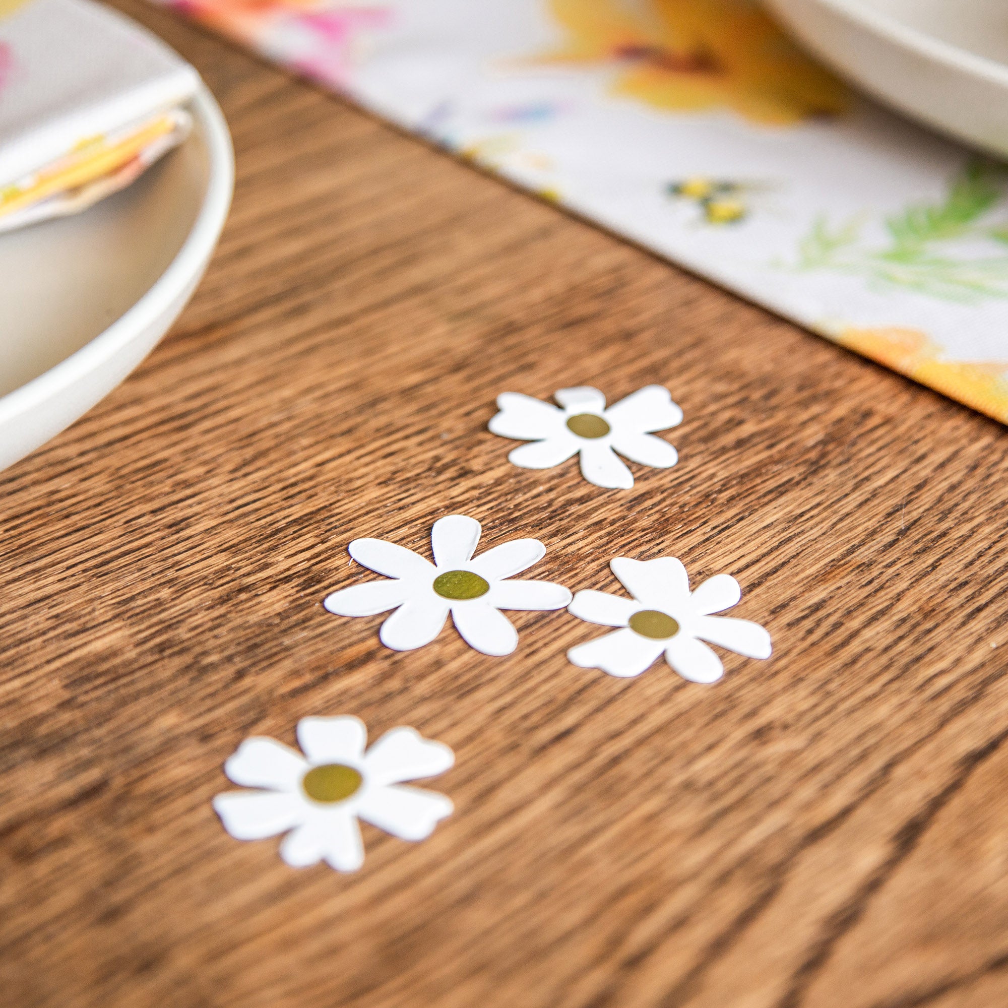 Table Scatter-HBBM108 - Daisy Gold Foiled Table Scatter-Hootyballoo